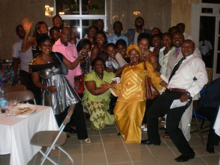 Photo du groupe en soirée